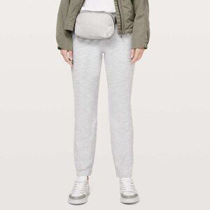 Lululemon On The Fly Pant 27” Size 8 Wee Are From Space *Missing Drawstring